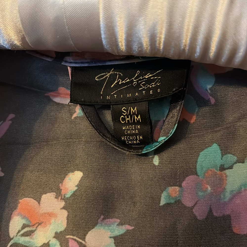 2 Floral Satin Robes with Pockets! - Picture 8 of 14